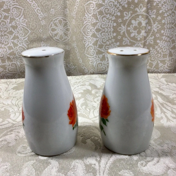 Vintage Orange Rose Salt and Pepper Shakers with Gold Gilt - Made in Japan - Picture 2 of 6